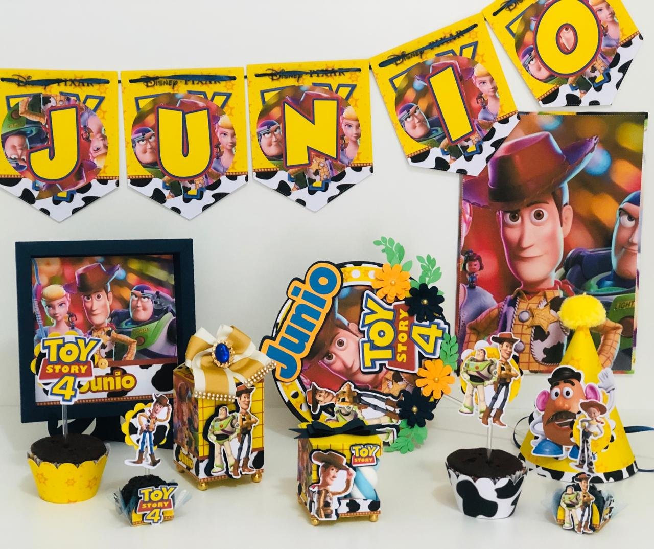 4 - Toy Story - Laryssa Mendes 2020